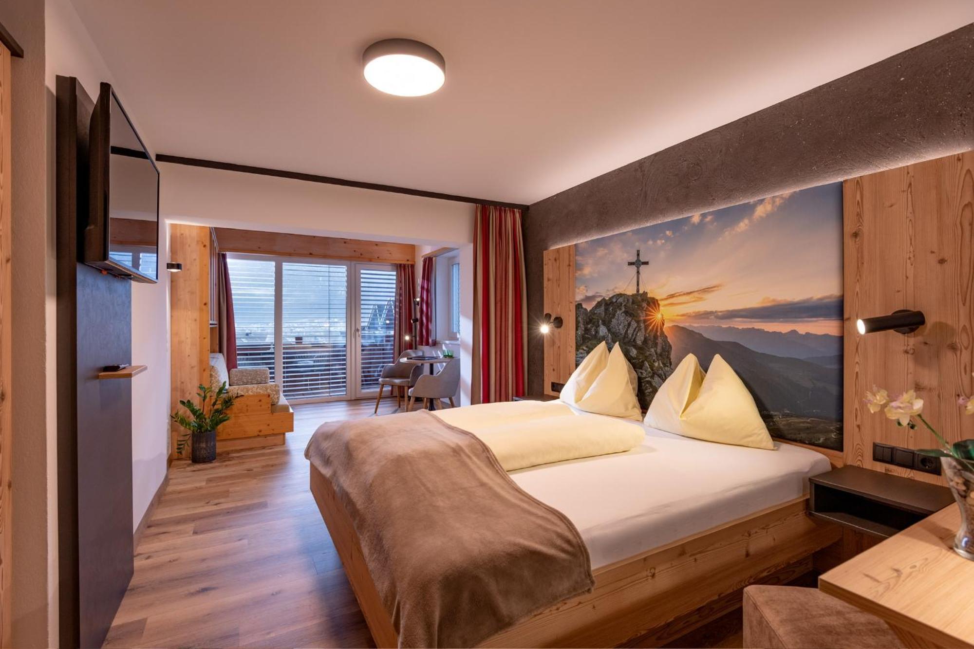 Das Sonnleiten Ski- Und Motorradhotel Bruck Im Zillertal Bruck am Ziller Exterior photo