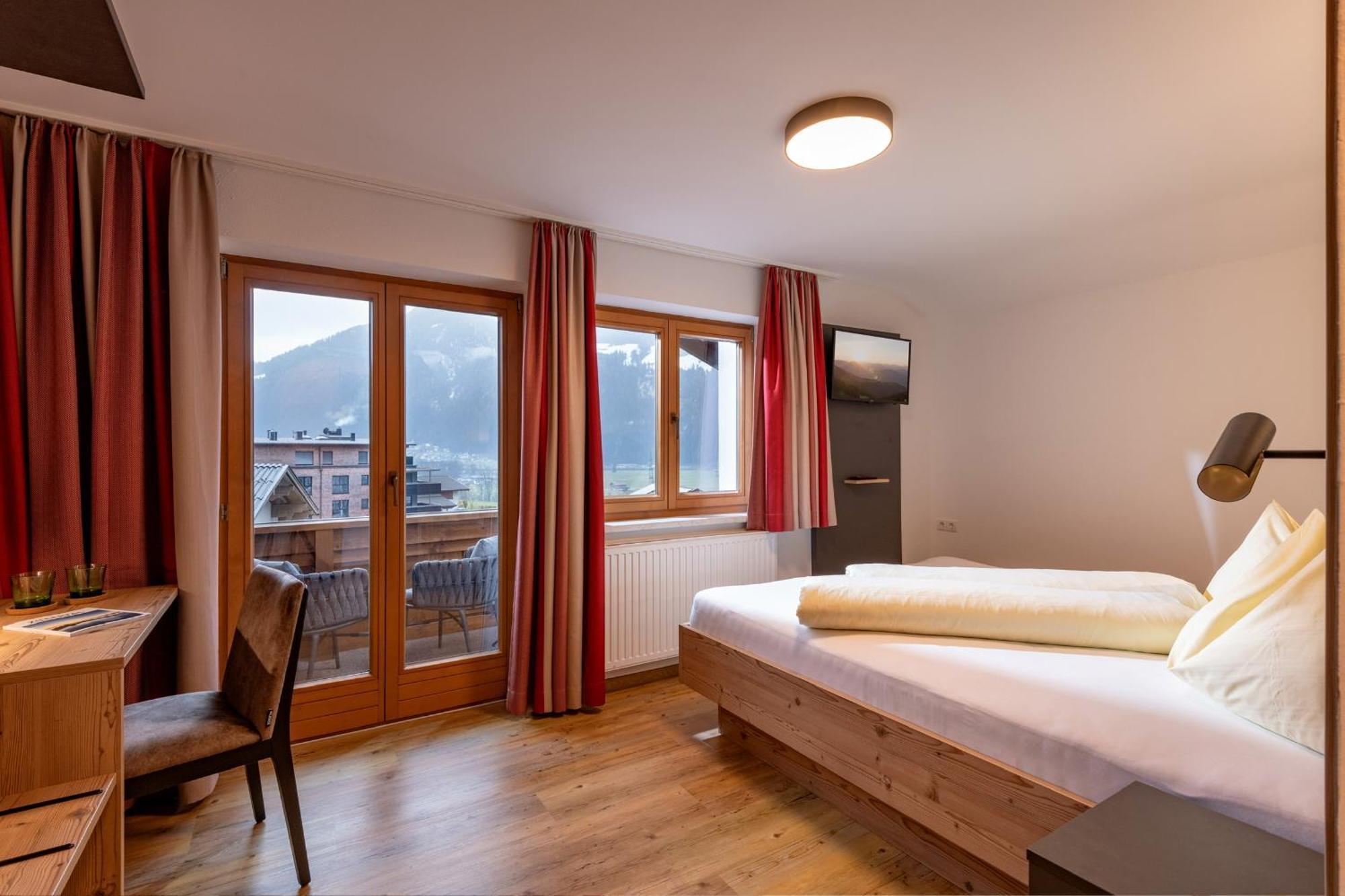 Das Sonnleiten Ski- Und Motorradhotel Bruck Im Zillertal Bruck am Ziller Exterior photo